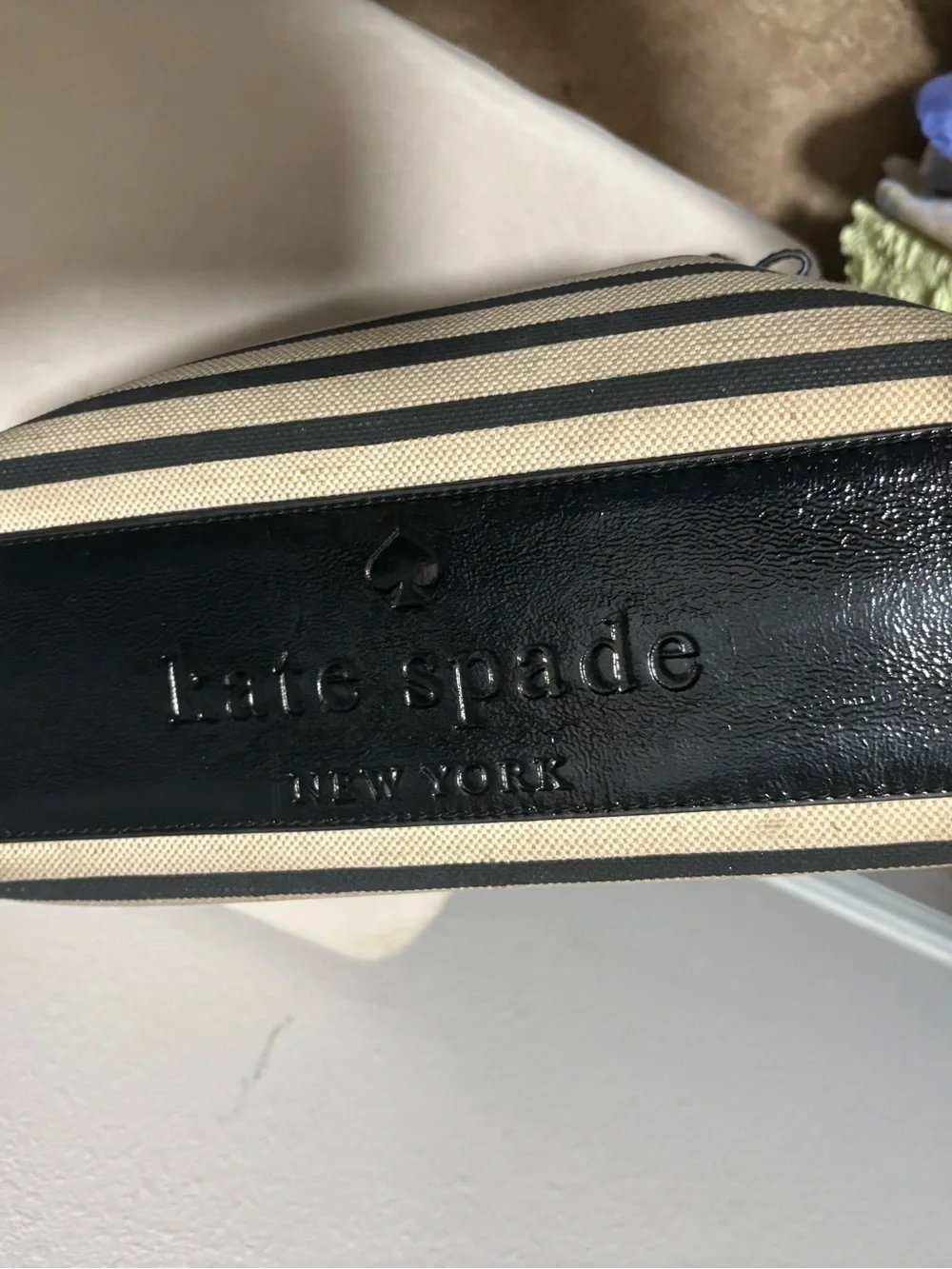 Kate Spade New York Quinn Villabella Fabric hand Bag black / natural striped